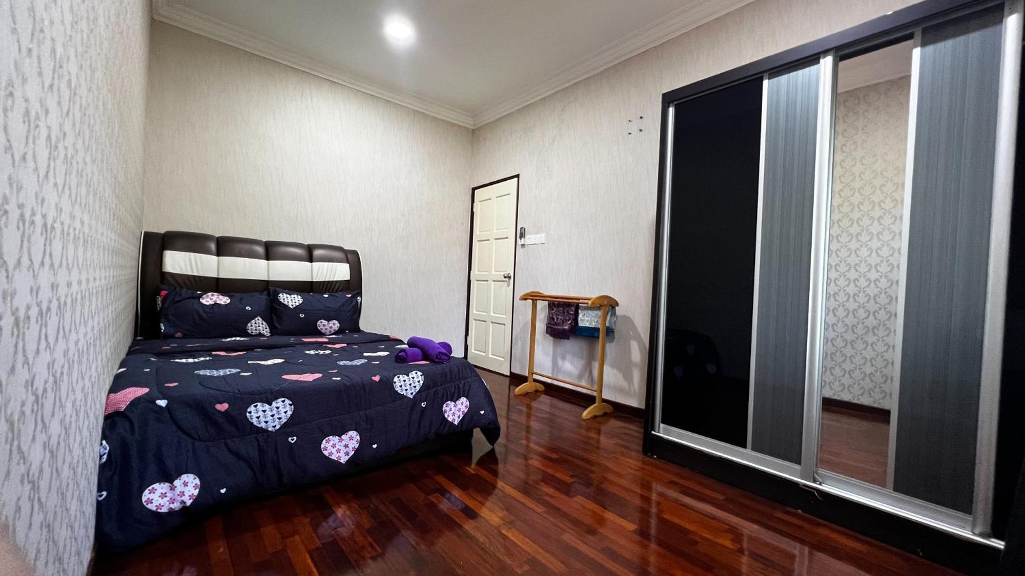 Yb Guest House 4 Bilik 5 Katil Chukai エクステリア 写真